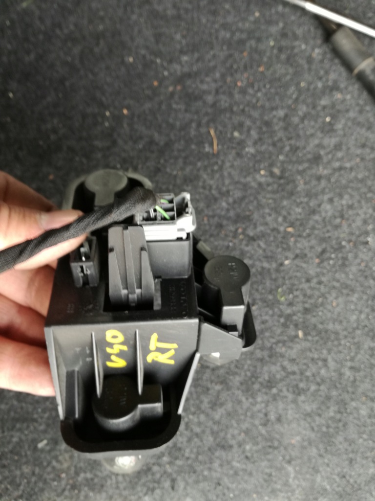 фото №2, Volvo v40 ii 2012 -2018 rok вкладыш лампы правый задняя