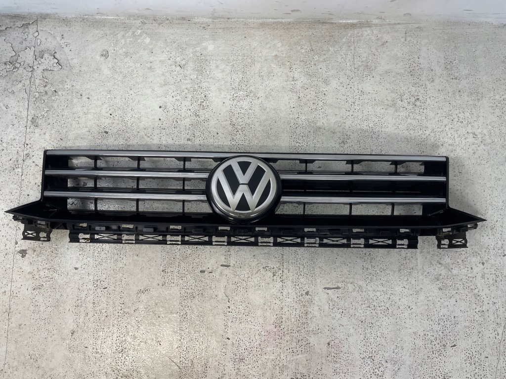 фото №1, Решётка радиатора решётка радиатора vw caddy iv 4 2k5 lift 15-20