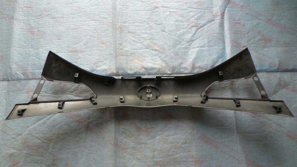 фото №5, Toyota yaris iii накладка крышки задний 76801-0db20