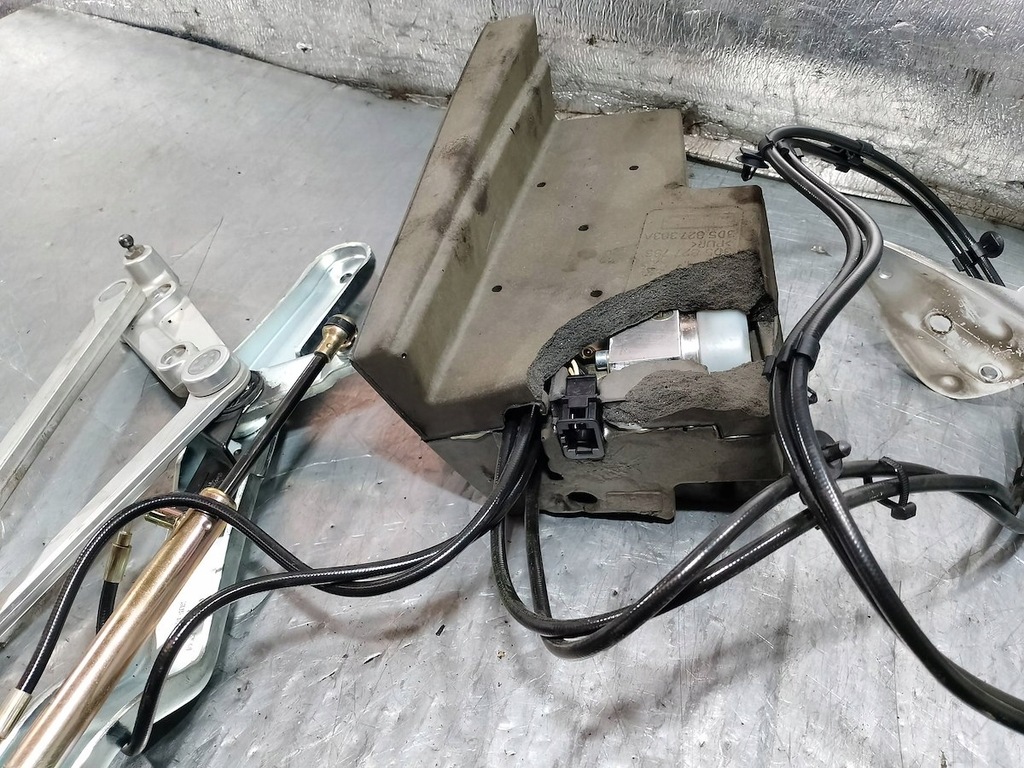 фото №7, Петли крышки багажника комплект vw phaeton 3d5827785 3d5827383a 3d5827786