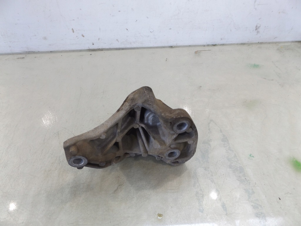 фото №1, Mazda ii 2 de 1,4d кронштейн двигуна