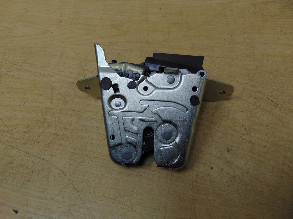 фото №6, Замок крышки багажника mercedes gla glc gle a0997400600