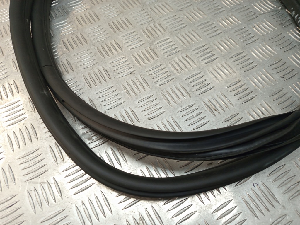 фото №12, Bmw x1 u11 прокладка дверь задних задняя 9451508