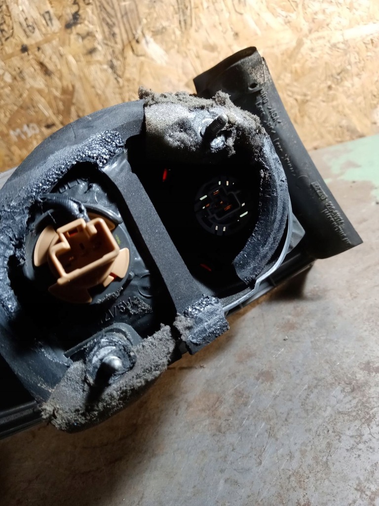 фото №6, Лампа правая правый задняя задняя mazda 6 combi lift