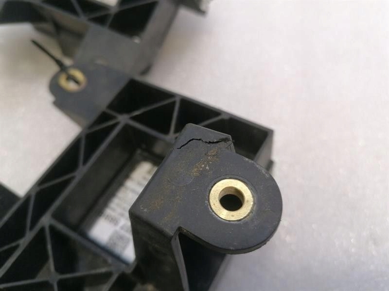 Porsche macan 95b датчик radarowy ассистент поперечина движения 8t0907568b задний  zmia Недорого