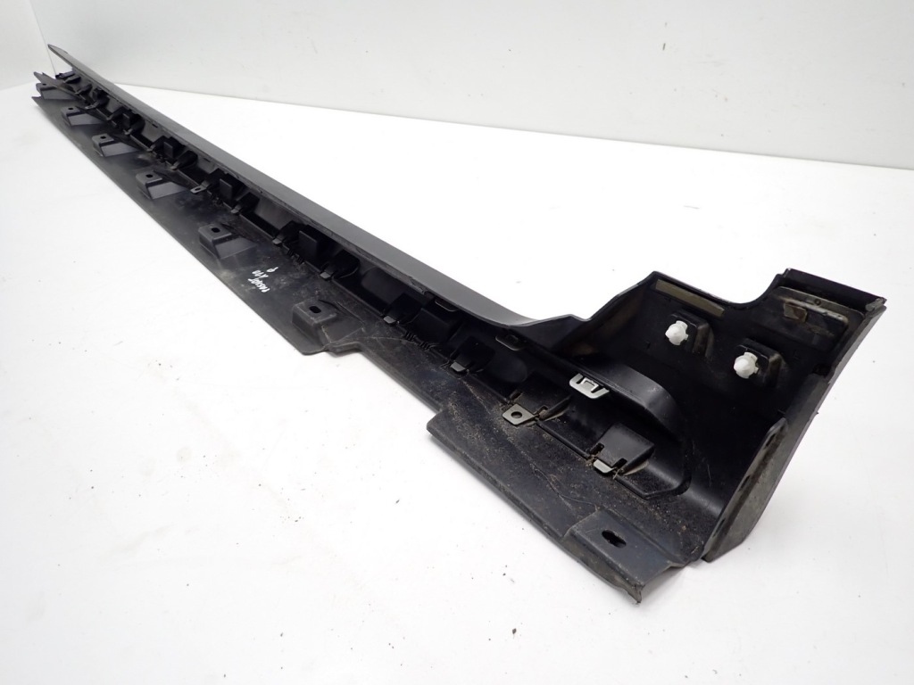 Накладка  защита порога  порог правая vw passat b8 3g9 alltrack 3g9853856 Цена