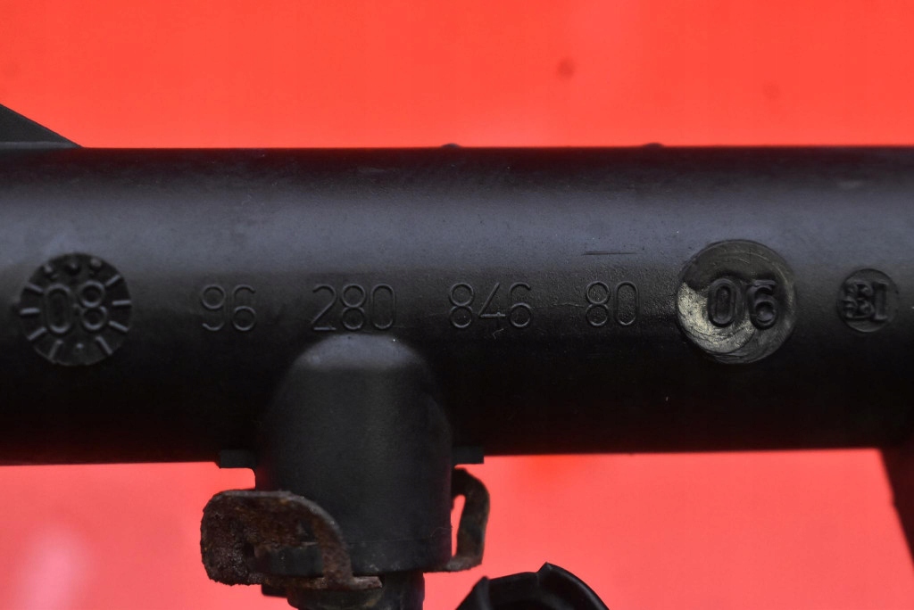 фото №7, Молдинг впрыскная форсунки 9628084680 citroen c4 picasso 1 i 2.0 16v 143 km