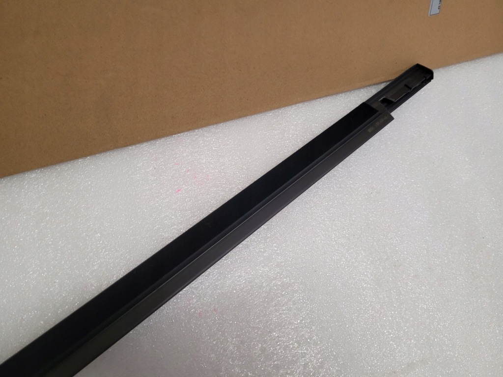 фото №9, Dacia sandero iii 3 молдинг уплотнитель дверь левая левых 828210551r nowa оригинальный номер