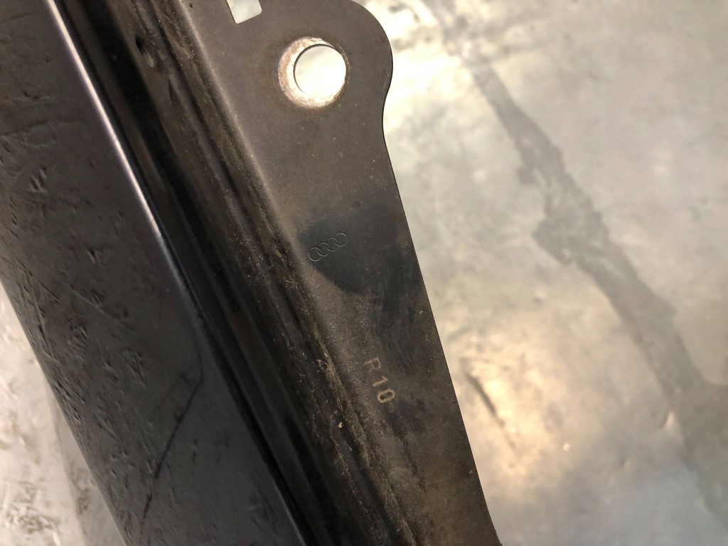 Крыло  передний правый  к audi a6 c7 10-18 lx5r Цена