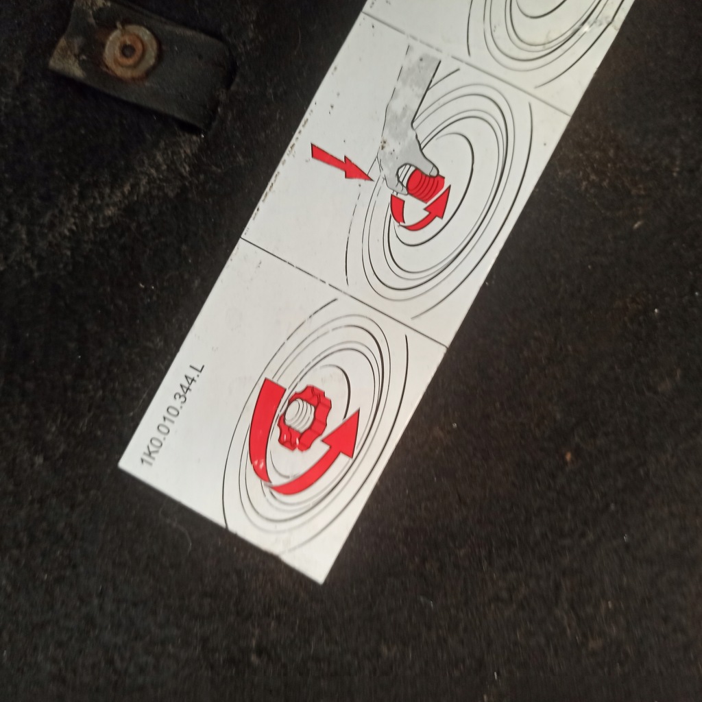 фото №7, Volkswagen vw golf v vi vii обшивка багажника 1k0010344l 1k6863463g