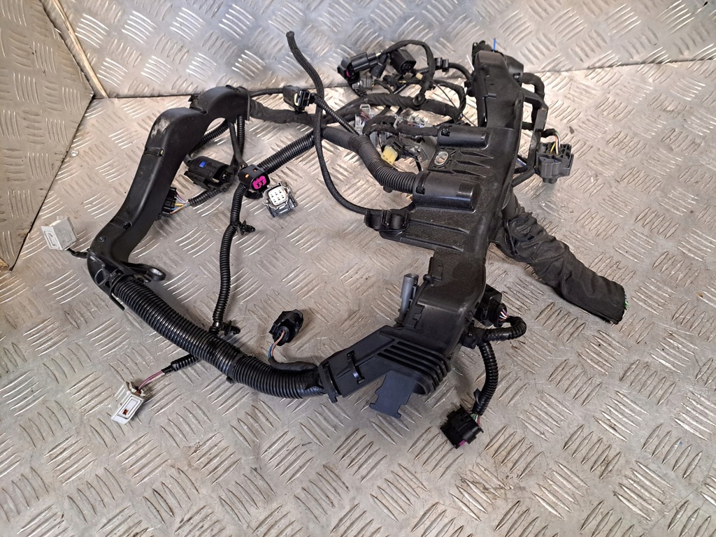 фото №8, Volvo xc40 2.0 t5 d4204t14 190km электропроводка двигателя