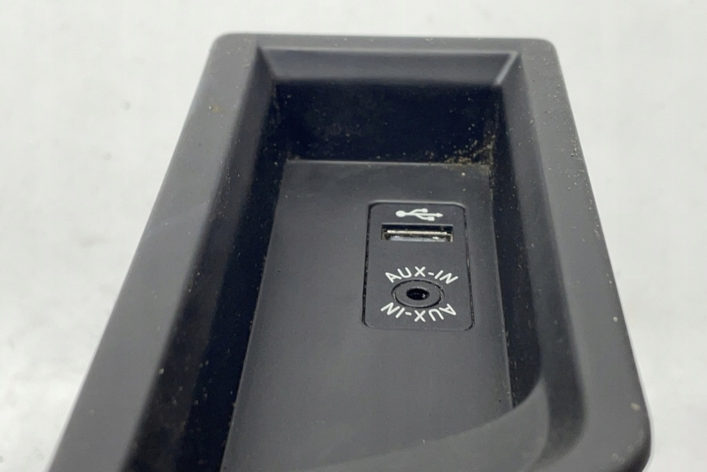 фото №8, Дополнительные соединитель мультимедиа aux/usb bmw 2 cabrio f23 9207357 3.0l