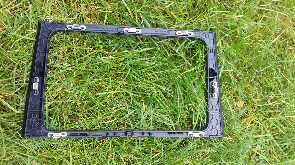 фото №2, Рамка заслонка радио vw golf vi aso 5k0858061f