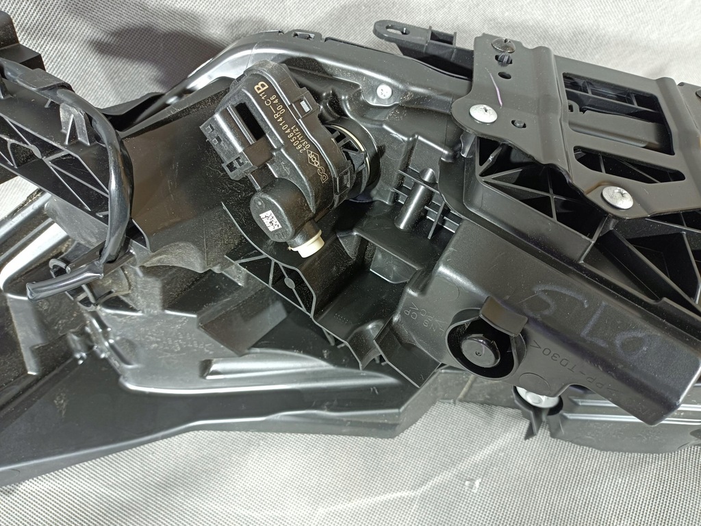 фото №14, Nissan ariya 22- лампа перед передняя правая full led oryg