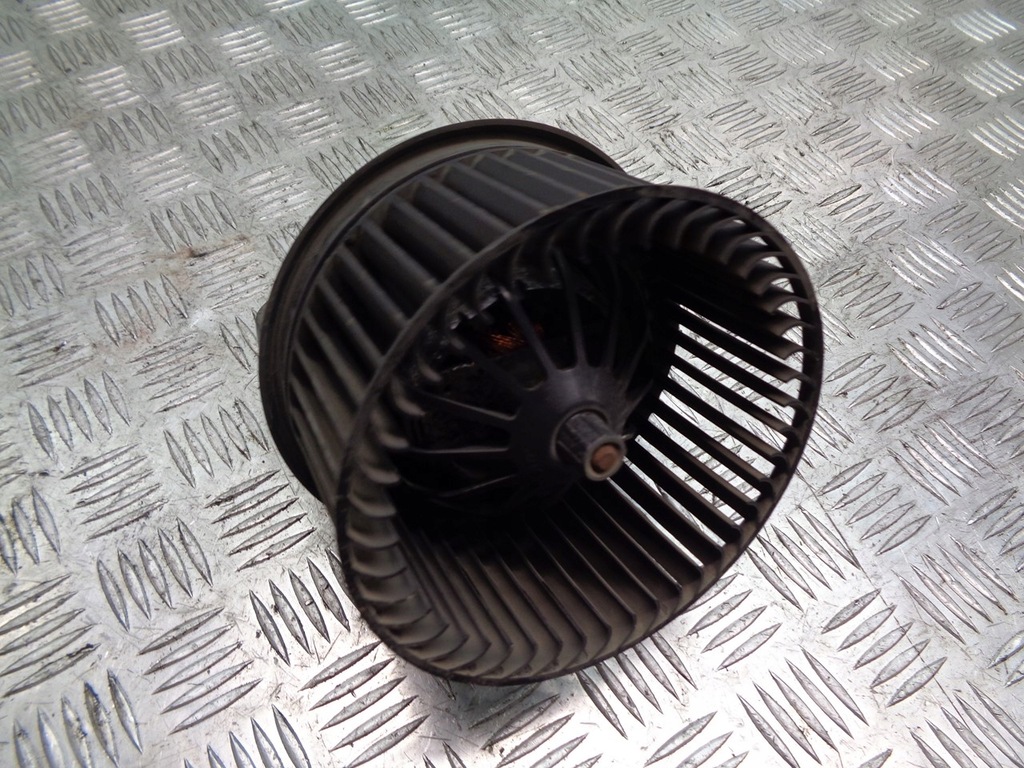 фото №1, Ford оригинальный номер 3m5h18456ad вентилятор внутренний
