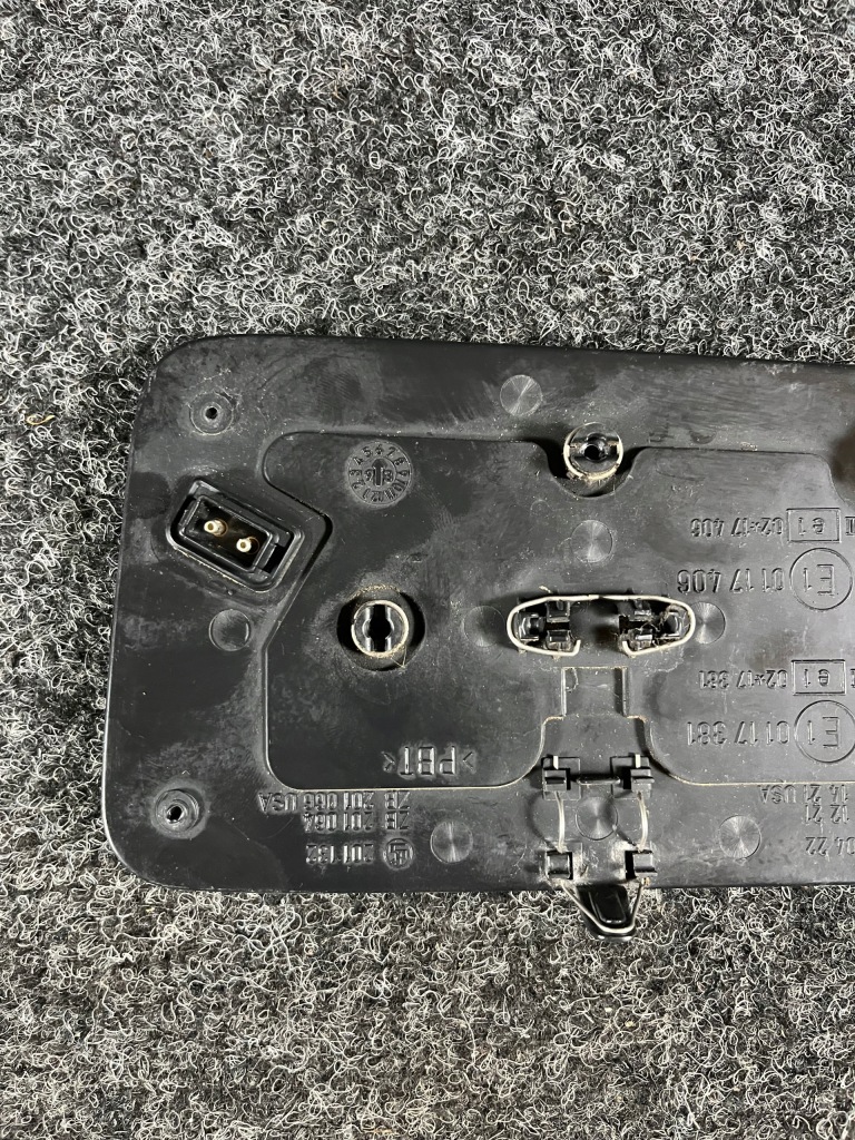 Mercedes w140 s-klasa вкладыш зеркало правого 2pin оригинальный номер 1408110422 Недорого