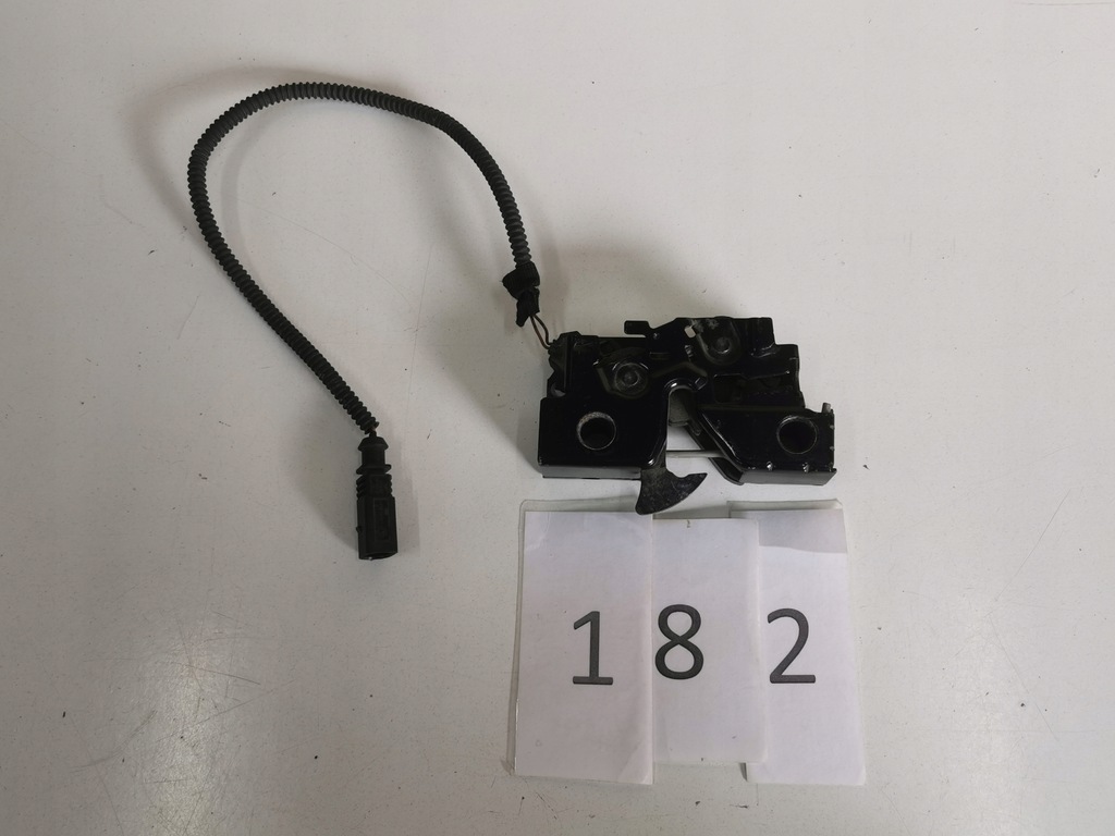 фото №8, Замок капот audi 182.