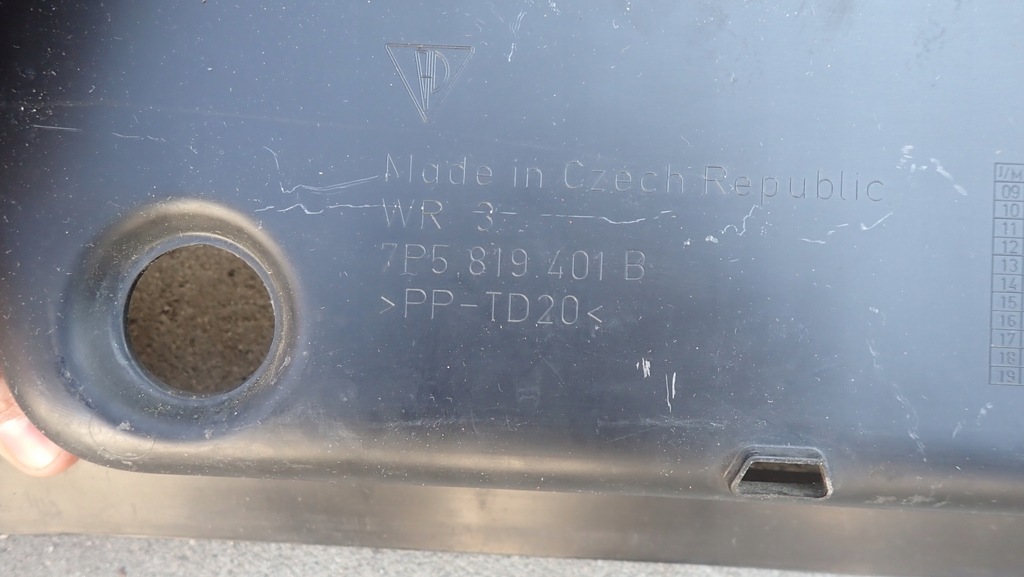 фото №5, Porsche оригинальный номер 7p5819401b жабо