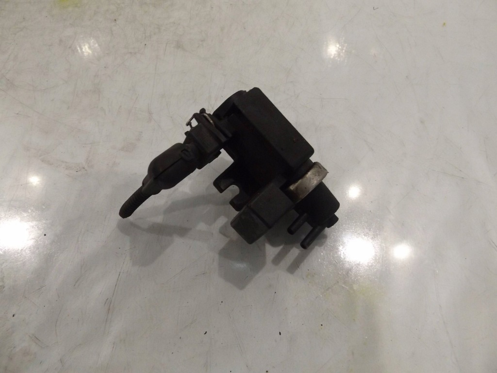 Купити E46 рестайлінг  2,0d клапан вакууму