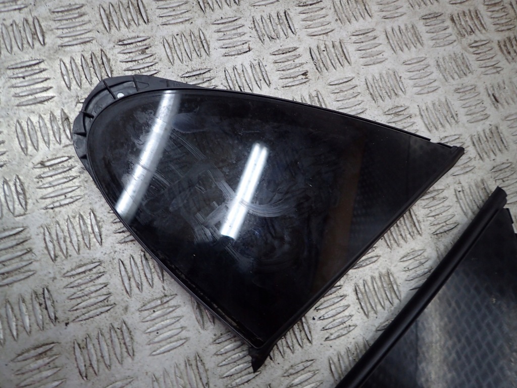 фото №1, Porsche panamera 971 скло кузовна r 18r. as3