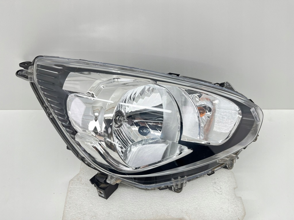 фото №1, Лампа перед права mitsubishi space star ii 2013-19 8301c194