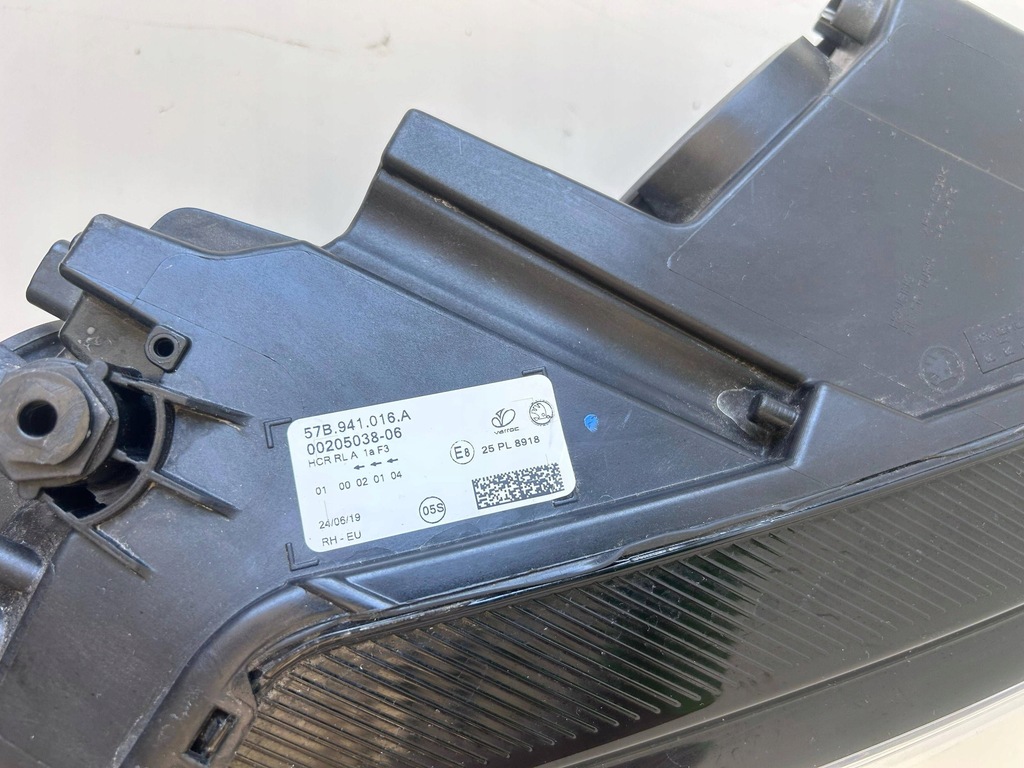 фото №6, Skoda karoq лампа правая перед 57b941016 a оригинал