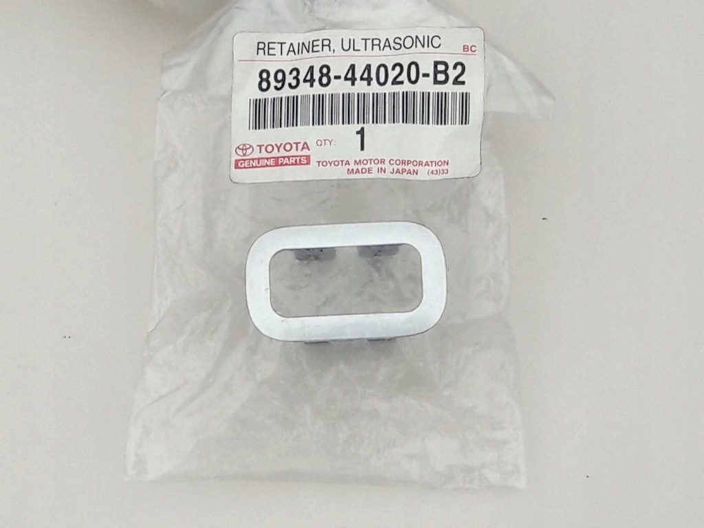 фото №9, Lexus gs iii рамка датчика pdc бампера перед 05-