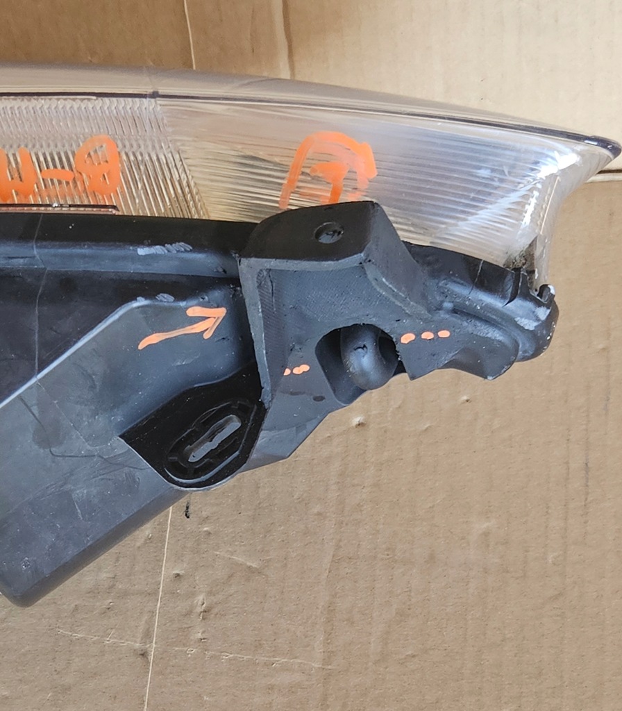 фото №12, Ford b-max b max лампа права lub ліва звичайна