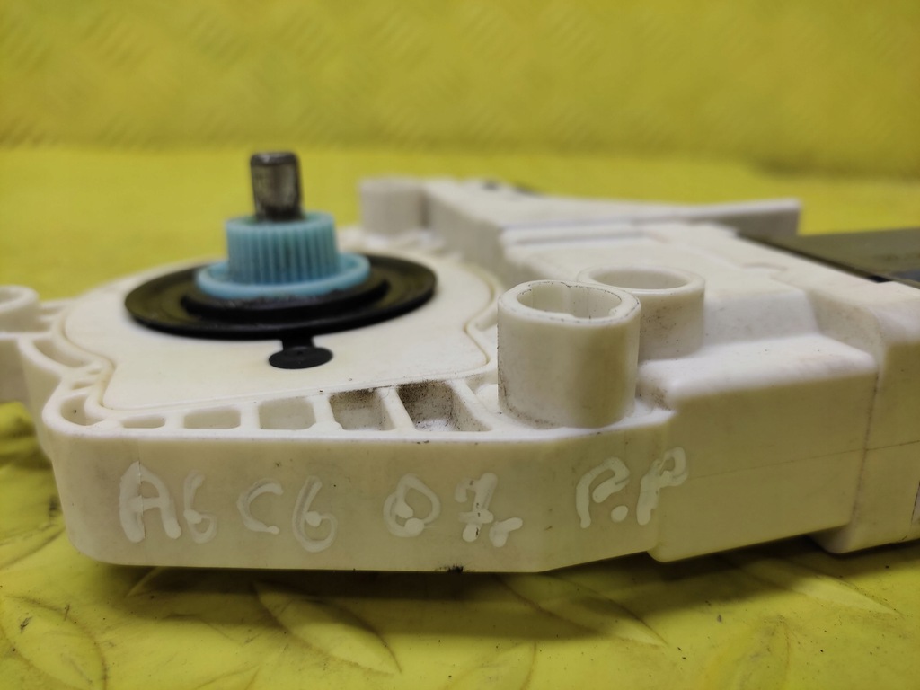 фото №5, Audi a6 c6 моторчик стекло правый задняя 4f0959802c