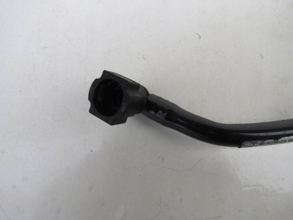Шланг трубка пабтрубок  топлива mercedes-benz cls c218 amg a2124300529 Цена
