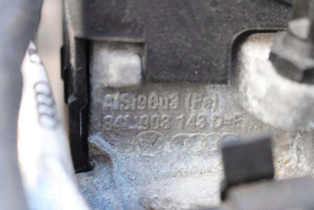 Vw audi seat skoda кронштейн двигателя кронштейн 04l903143b 04l903141b 04l 903 143 b с Разборки