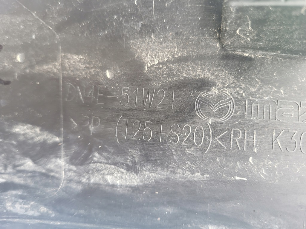 фото №8, Молдинг крыла правый перед mazda cx30 dn4e51w21