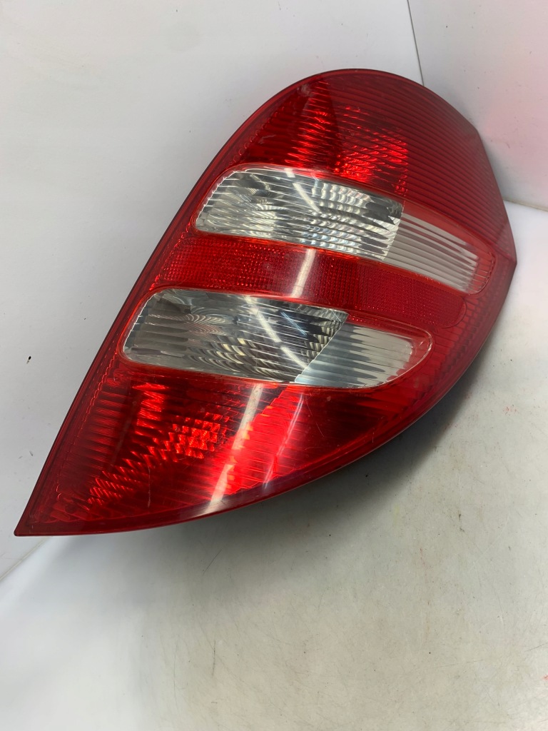Купити Лампа задня права 1698200464r mercedes