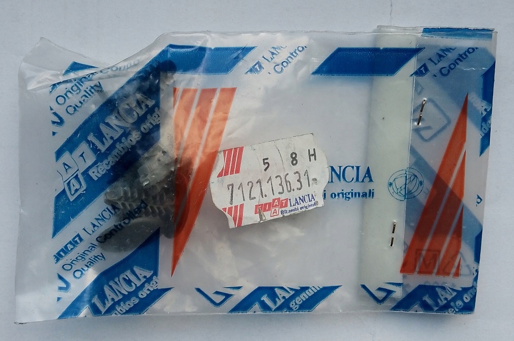 Купить Клипса обивка багажника brava 1 упаковка