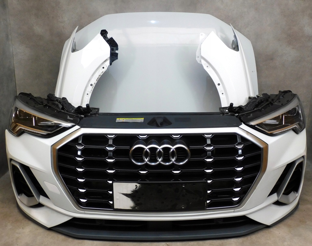 Купити Audi q3 83a s line перед бампер ліхтарі  капот ремінь крила full led