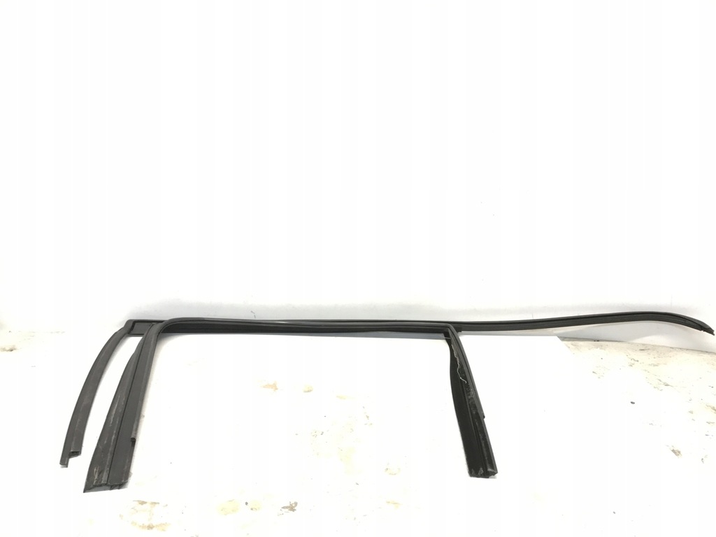 фото №1, Рамка дверь прокладка mercedes w213 kombi задняя