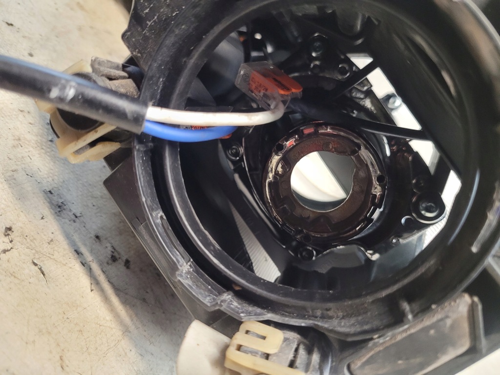 фото №14, Лампа лівий перед ксенон f014003906l mazda 6 fl 07r.