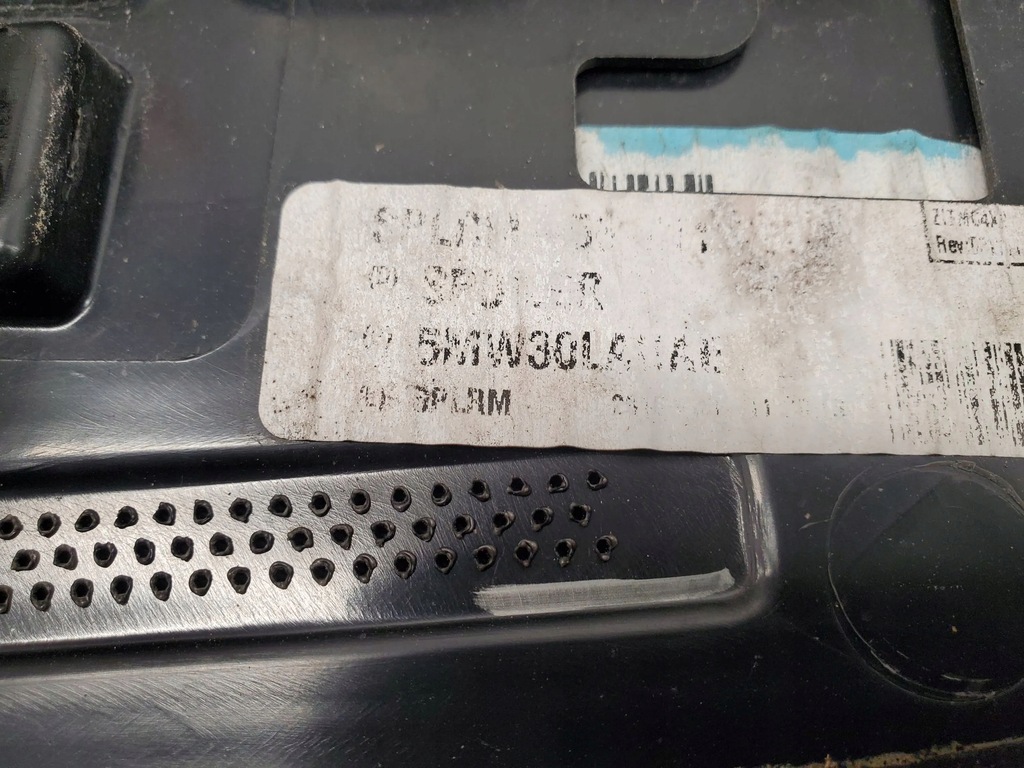 фото №6, Chrysler pacifica с задний спойлеры