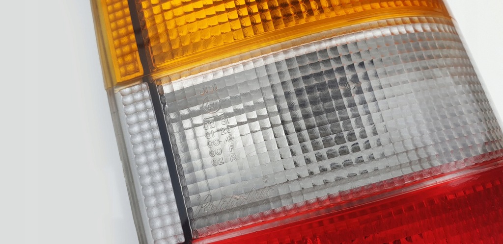 фото №7, Opel frontera b лампа задняя задняя молдинг декоративная правая