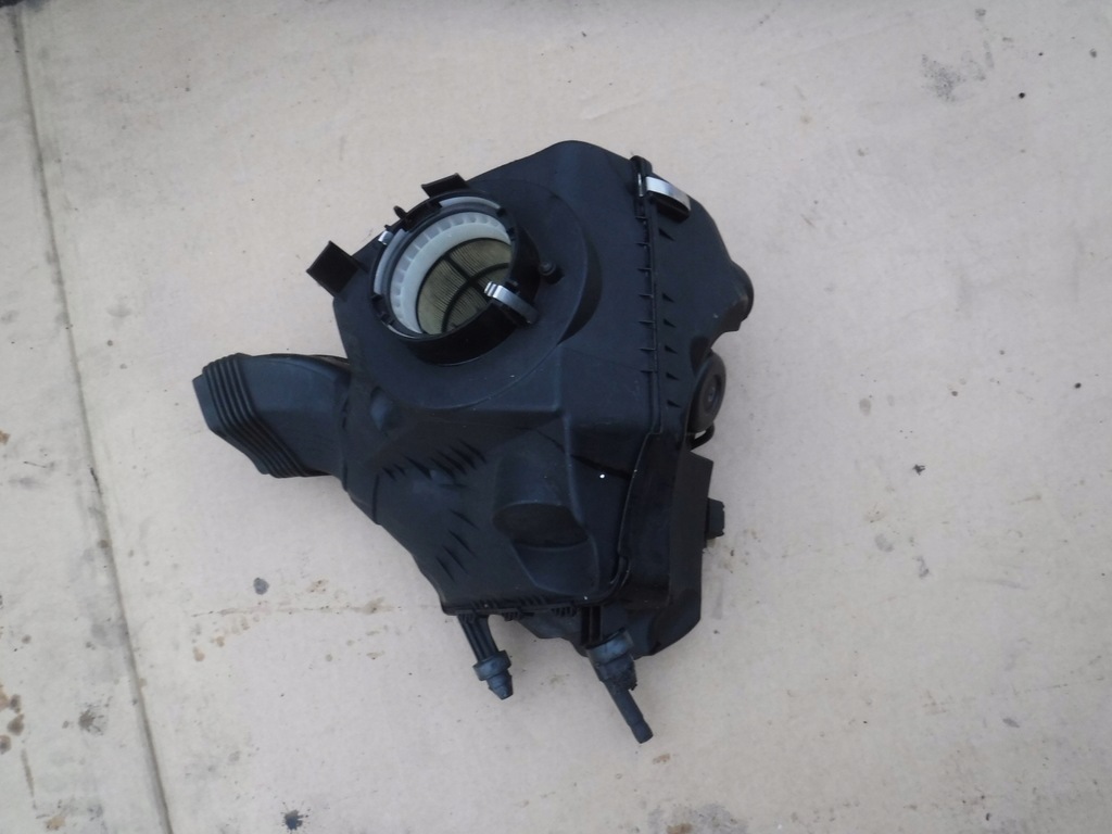 фото №2, Корпус фільтра повітря audi a6 c6 3.0 tdi 059133835e