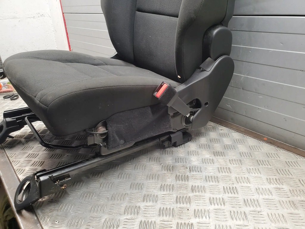 фото №6, Dodge durango перед сторона правая сиденья, сиденье