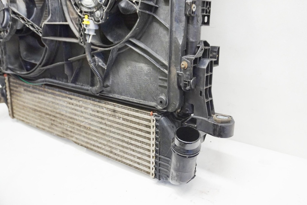 фото №8, Pas передний радиатор trafic iii vivaro b talento 1.6dci 214818795r