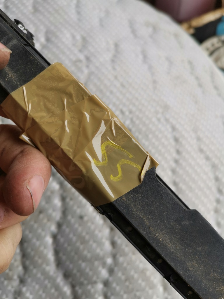 фото №6, Защита резиновый элемент люк правая левая mercedes w126 w140 1407800292 1407800192