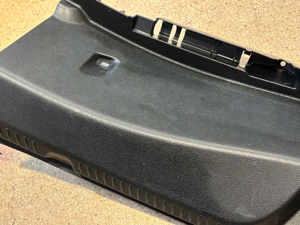 Накладка порог багажника задний  mercedes-benz e w238 a2386901241 Оригинал