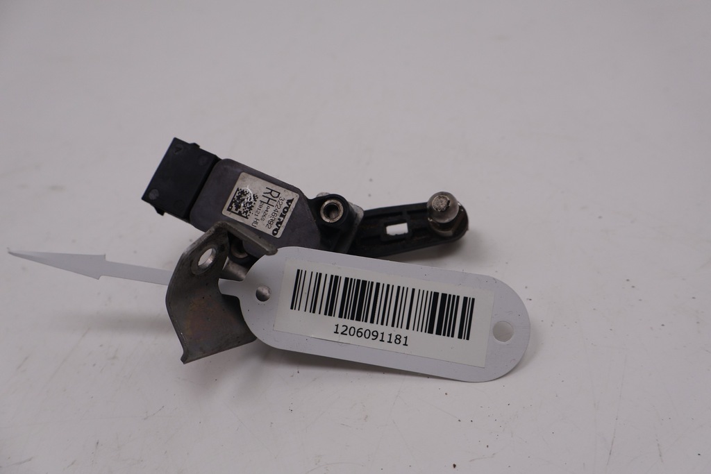 фото №6, Volvo v60 ii 2.0 t6 plug in hybrid датчик вирівнювання світла правий перед