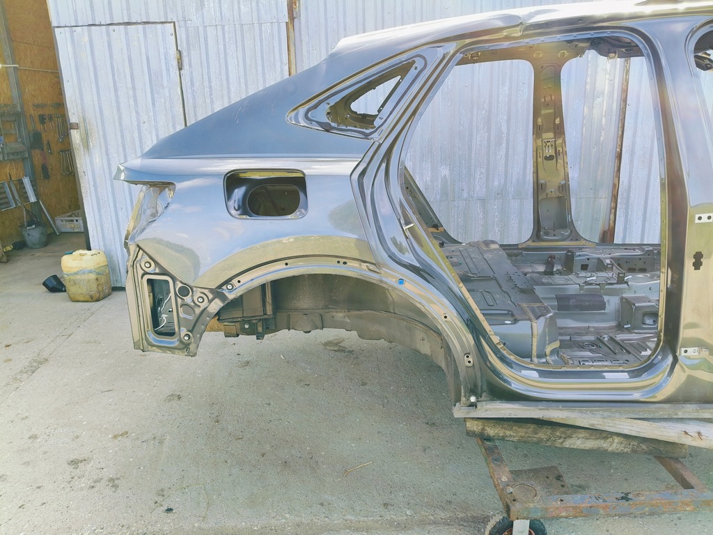 фото №1, Audi q3 ii f3 sportback 1.4tfsi e 2024r четверть правая задняя цвет: lz7s