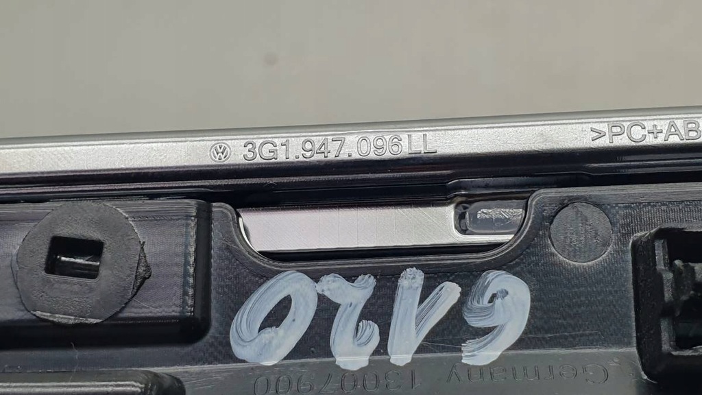 фото №10, Молдинг dekor панель приладів панелі vw arteon 3g1853770a