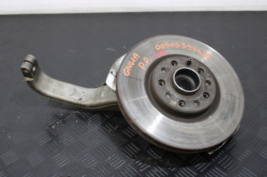 Купити Поворотний кулак правий права передня перед 00505397420 alfa romeo giulia