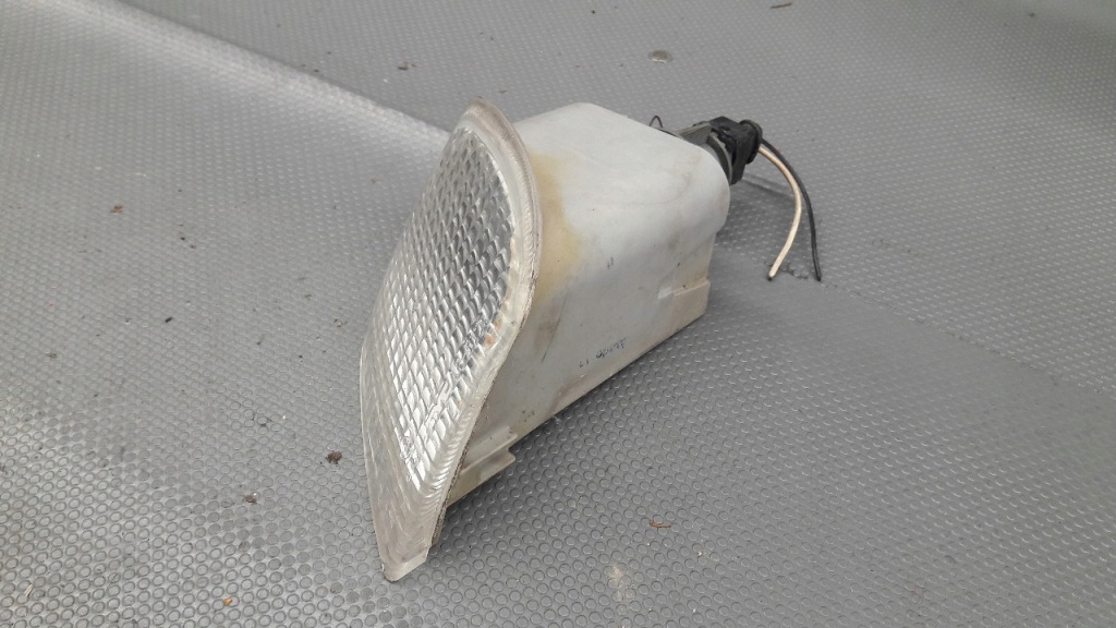 Поворотник левый белый alfa romeo 146 Цена