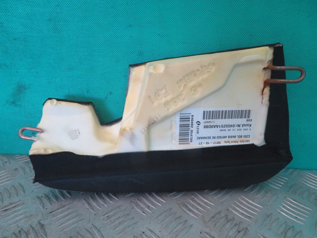 фото №5, Bok обшивка сидіння праве mercedes w205 amg coupe c klasa 17r